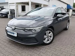 Dolphin gray metallic Gebraucht 2021 VW Golf VIII Life Limousine | 19.970 € (Fairer Preis)