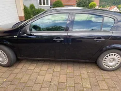 Schwarz Gebraucht 2009 Opel Astra Limousine | 2.500 € (Fairer Preis)