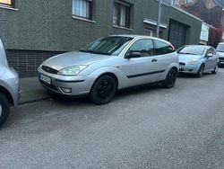 Grau Gebraucht 2002 Ford Focus Kleinwagen | 500 € (Guter Preis)