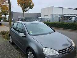 Grau Gebraucht 2004 VW Golf V Coupé | 1.700 € (Fairer Preis)