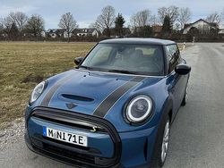 Blau Gebraucht 2023 Mini Cooper SE Kleinwagen | 20.950 € (Etwas zu teuer)
