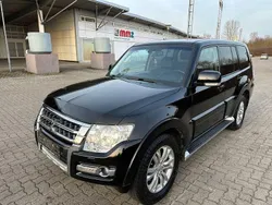 Schwarz Gebraucht 2016 Mitsubishi Pajero SUV | 13.990 €