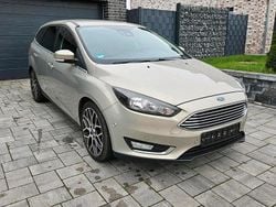Grau Gebraucht 2015 Ford Focus Titanium Kombi | 9.950 € (Fairer Preis)