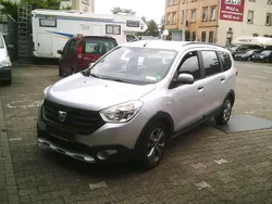 Platingrau Gebraucht 2016 Dacia Lodgy Stepway Van / Kleinbus | 8.950 € (Fairer Preis)