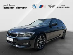 Saphirschwarz Gebraucht 2020 BMW 320 Shadowline Kombi | 24.407 € (Guter Preis)