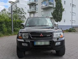 Schwarz Gebraucht 2001 Mitsubishi Pajero SUV | 4.900 € (Etwas zu teuer)