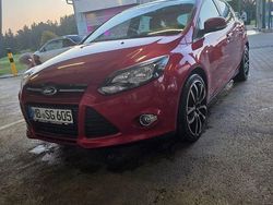 Rot Gebraucht 2013 Ford Focus SYNC Edition Limousine | 6.899 € (Etwas zu teuer)