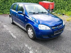 Blau Gebraucht 2004 Opel Corsa Kleinwagen | 800 € (Guter Preis)