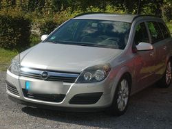 Silber Gebraucht 2007 Opel Astra Kombi | 2.700 € (Teuer)