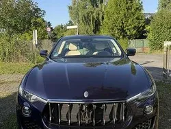 Blau Gebraucht 2016 Maserati Levante SUV | 25.350 €