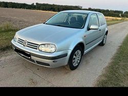 Silber Gebraucht 1998 VW Golf IV Kleinwagen | 2.000 € (Etwas zu teuer)