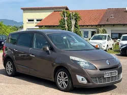 Braun Gebraucht 2010 Renault Scénic III Luxe Van / Kleinbus | 1.999 € (Superpreis)