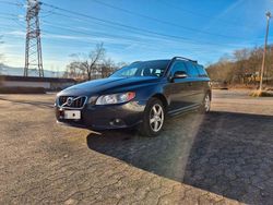 Grau Gebraucht 2011 Volvo V70 Momentum Kombi | 5.900 € (Guter Preis)