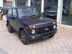 Grau Gebraucht 2022 Lada Urban SUV | 17.250 € (Guter Preis)