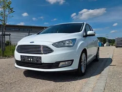 Weiß Gebraucht 2015 Ford C-MAX Titanium Van / Kleinbus | 10.900 € (Etwas zu teuer)
