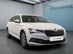 Weiß Gebraucht 2024 Skoda Superb Kombi | 29.449 € (Superpreis)