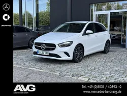 Digitalweiß Gebraucht 2024 Mercedes B200 Progressive Van / Kleinbus | 40.800 €