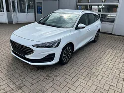 Weiß Gebraucht 2023 Ford Focus Titanium Limousine | 17.900 € (Fairer Preis)