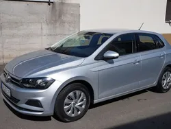 Reflex silber metallic Gebraucht 2018 VW Polo Comfortline Limousine | 15.690 € (Fairer Preis)