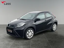 Schwarz Gebraucht 2024 Toyota Aygo X-play Kleinwagen | 15.680 € (Fairer Preis)