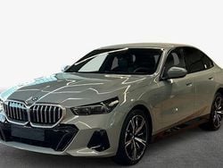 Grau Neu 2025 BMW 530e Limousine | 68.590 € (Fairer Preis)
