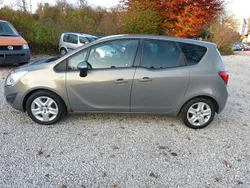 Braun Gebraucht 2011 Opel Meriva Design Edition Van / Kleinbus | 1.180 € (Superpreis)