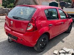 Rot Gebraucht 2009 Dacia Sandero Kleinwagen | 999 € (Guter Preis)
