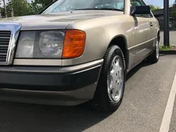 Gold Gebraucht 1988 Mercedes 230 Coupé | 9.500 €