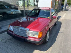Rot Gebraucht 1990 Mercedes 230 Coupé | 7.450 €