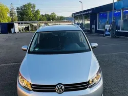 Grau Gebraucht 2011 VW Touran Highline Van / Kleinbus | 9.500 € (Teuer)