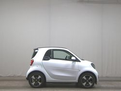 Weiß Gebraucht 2022 Smart ForTwo Electric Drive Passion Kleinwagen | 10.980 € (Guter Preis)