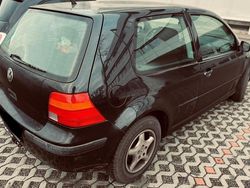 Schwarz Gebraucht 2000 VW Golf IV Limousine | 700 € (Guter Preis)