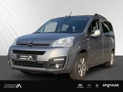 Grau Gebraucht 2017 Citroën Berlingo PureTech Van / Kleinbus | 14.490 € (Teuer)