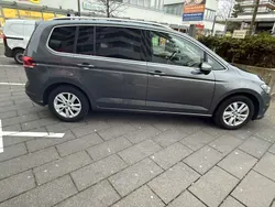 Grau Gebraucht 2020 VW Touran Highline Van / Kleinbus | 21.500 € (Superpreis)