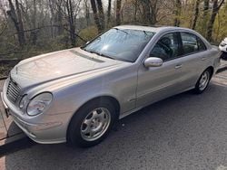 Silber Gebraucht 2002 Mercedes E320 Avantgarde Limousine | 2.500 € (Fairer Preis)