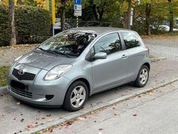 Grau Gebraucht 2006 Toyota Yaris Limousine | 1.700 € (Superpreis)