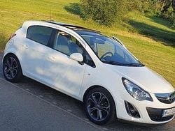 Weiß Gebraucht 2013 Opel Corsa Edition Kleinwagen | 6.900 € (Etwas zu teuer)