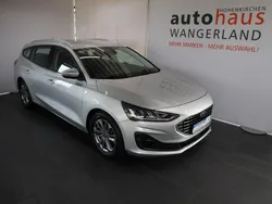 Silber Gebraucht 2022 Ford Focus Titanium Kombi | 18.490 € (Fairer Preis)
