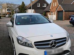 Weiß Gebraucht 2013 Mercedes A180 Kleinwagen | 10.500 € (Fairer Preis)