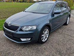 Grau Gebraucht 2017 Skoda Octavia Ambition Kombi | 12.850 € (Fairer Preis)