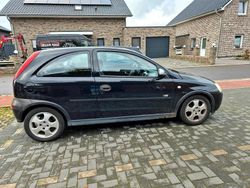 Schwarz Gebraucht 2004 Opel Corsa Kleinwagen | 850 €