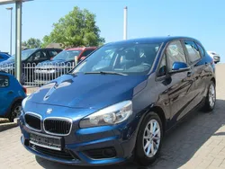 Blau Gebraucht 2016 BMW 218 Active Tourer Basis Van / Kleinbus | 11.790 € (Guter Preis)