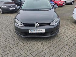 Grau Gebraucht 2016 VW Golf VII Trendline Limousine | 10.199 € (Guter Preis)