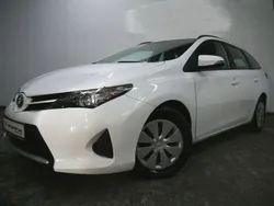 Weiß Gebraucht 2013 Toyota Auris Touring Sports Comfort Kombi | 8.500 € (Fairer Preis)