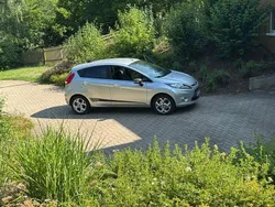 Grau Gebraucht 2010 Ford Fiesta Titanium Kleinwagen | 6.200 € (Etwas zu teuer)