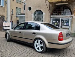 Gold Gebraucht 2003 Skoda Superb Limousine | 1.799 €