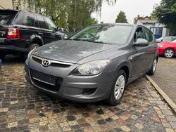 Grau Gebraucht 2009 Hyundai i30 Classic Limousine | 3.999 € (Fairer Preis)