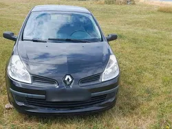 Schwarz Gebraucht 2006 Renault Clio II Kleinwagen | 1.900 €