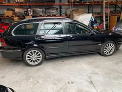 Schwarz Gebraucht 2007 Jaguar X-type Kombi | 1.950 €