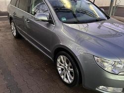 Grau Gebraucht 2010 Skoda Superb Kombi | 8.999 € (Fairer Preis)
